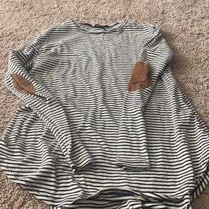Black and white striped long sleeve t-shirt